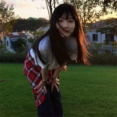 莉莉·詹姆斯